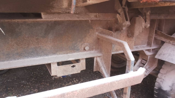 **350,000 บ.ต่อรอง**ขายลูกพ่วง2คานดั๊มเหล็ก สามมิตรลอนเฉียง ปี38สภาพจอด ช่วงล่างดีคัสซีดีไม่ปะ ยางดีประมาณ60-70\% พื้นดีข้างดี สีสันพอใช้ มีลอกมีสนิม ตามรูป ขายตามสภาพ เอกสารเล่มทะเบียนครบ มี2ตัว ราคาต่อรองได้เด้อ พี่น้องครับ