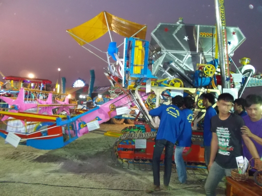 รถเกี่ยวข้าวซุปเปอร์บิทส์ ผจญศึก ใหม่ 2557 สั่งจองก่อนรับรถก่อน!!! รถเกี่ยวข้าวซุปเปอร์บิทส์ ผจญศึก ใหม่ 2557 สั่งจองก่อนรับรถก่อน!!!