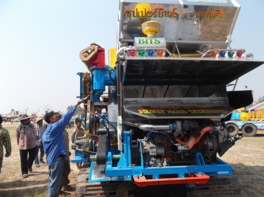 รถเกี่ยวข้าวซุปเปอร์บิทส์ ผจญศึก ใหม่ 2557 สั่งจองก่อนรับรถก่อน!!! รถเกี่ยวข้าวซุปเปอร์บิทส์ ผจญศึก ใหม่ 2557 สั่งจองก่อนรับรถก่อน!!!