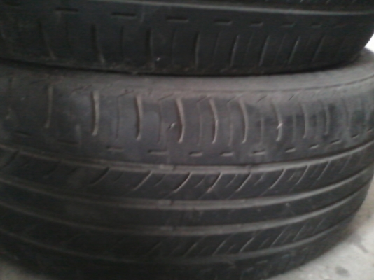 (ขอบคุณ Truck2hand ครับ )ขายยาง 195-50-R15 สภาพดี 4 เส้น 600 บาท