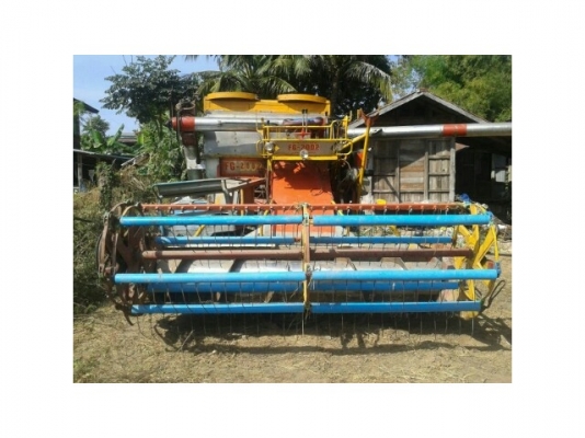 ขายรถเกี่ยวข้าวอุ้ม 2.5 ตัน เครื่อง195เทอร์โบ ตัวเดิน12 ปั้มไดกิ้น สภาพพร้อมใช้งาน