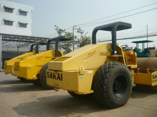 รถบดสั่นสะเทือน 10 ตัน Sakai SV505D สภาพใหม่กิ๊บ มีให้เลือกหลายคัน สภาพเนี๊ยบทุกคัน รถนอกแท้ ยังไม่ผ่านการใช้งานในไทย100\%