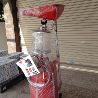 เครื่องเปลี่ยนถ่ายน้ำมันเครื่อง - น้ำมันเกีย แบบง่ายๆ ด้วยแรงดันลม เครื่องเปลี่ยนถ่ายน้ำมันเครื่อง - น้ำมันเกีย แบบง่ายๆ ด้วยแรงดันลม