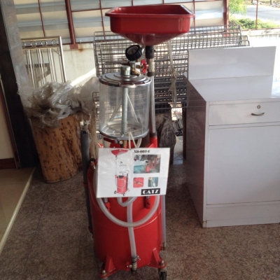 เครื่องเปลี่ยนถ่ายน้ำมันเครื่อง - น้ำมันเกีย แบบง่ายๆ ด้วยแรงดันลม เครื่องเปลี่ยนถ่ายน้ำมันเครื่อง - น้ำมันเกีย แบบง่ายๆ ด้วยแรงดันลม