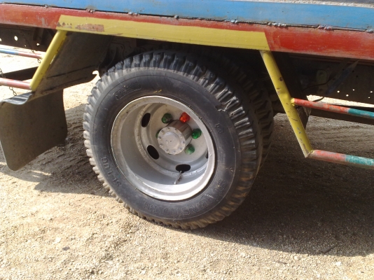 น้องฝากขาย หกล้อติดเครนใบบัวจับเหล็ก