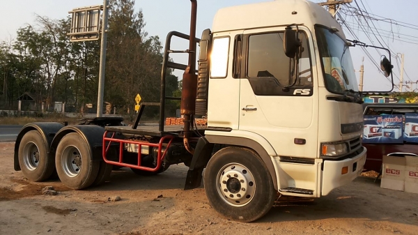 **950,000 บ.ต่อรอง**ขาย10ล้อหัวลาก HINO PROFIA FN604B เครื่องEK100 270HP เครื่องแน่นดีแรง ไม่เยิ้ม เกียร์เดิม ช่วงล่างคัสซีสวยเดิมไม่มีปะไม่มีดาม ยางดี10เส้น หัวเก๋งสวยไม่มีผุ ภายในสวยคอนโซลครบ แอร์ พ.พาวเวอร์ ทริฟฟี่ ครบ พร้อมใช้งาน ทะเบียนต่อให้เต็ม เอก