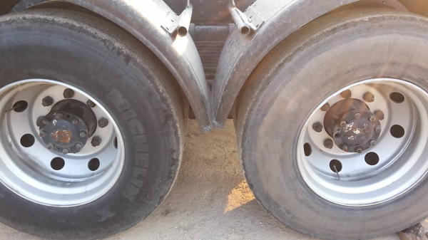 **950,000 บ.ต่อรอง**ขาย10ล้อหัวลาก HINO PROFIA FN604B เครื่องEK100 270HP เครื่องแน่นดีแรง ไม่เยิ้ม เกียร์เดิม ช่วงล่างคัสซีสวยเดิมไม่มีปะไม่มีดาม ยางดี10เส้น หัวเก๋งสวยไม่มีผุ ภายในสวยคอนโซลครบ แอร์ พ.พาวเวอร์ ทริฟฟี่ ครบ พร้อมใช้งาน ทะเบียนต่อให้เต็ม เอก