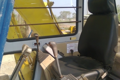 ขายด่วนรถเเม็คโครKOBELCOSK120มาร์คทีซีเรียสูงมีลายหัวกระแทกรถนำเข้าเก่าญี่ปุ่นเเท้ไม่เคยใช้งานเมืองไทยเลย