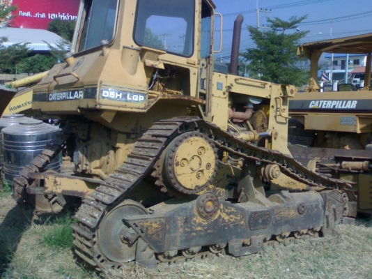 ขายรถแทรกเตอร์ CAT D5H ตีนไก่ เกียร์ตัด พร้อมใช้ ราคา 650000 สนใจโทร