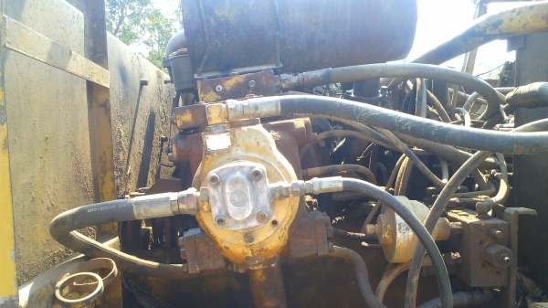 รถแบคโฮ CAT E200 B มีลายแย๊กซ์ รถใช้งานปกติดี รถราคาประหยัด ชอบราคาเท่าไรต่อรองได้ครับ