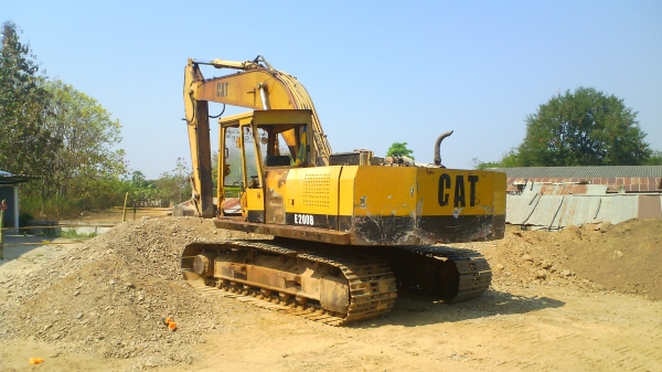 รถแบคโฮ CAT E200 B มีลายแย๊กซ์ รถใช้งานปกติดี รถราคาประหยัด ชอบราคาเท่าไรต่อรองได้ครับ