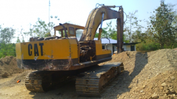 รถแบคโฮ CAT E200 B มีลายแย๊กซ์ รถใช้งานปกติดี รถราคาประหยัด ชอบราคาเท่าไรต่อรองได้ครับ