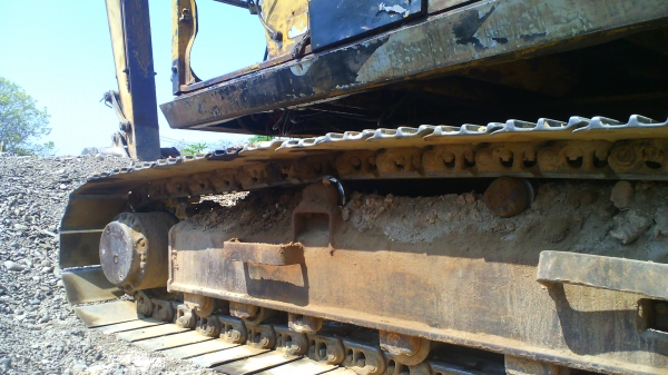 รถแบคโฮ CAT E200 B มีลายแย๊กซ์ รถใช้งานปกติดี รถราคาประหยัด ชอบราคาเท่าไรต่อรองได้ครับ