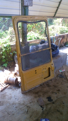 รถแบคโฮ CAT E200 B มีลายแย๊กซ์ รถใช้งานปกติดี รถราคาประหยัด ชอบราคาเท่าไรต่อรองได้ครับ