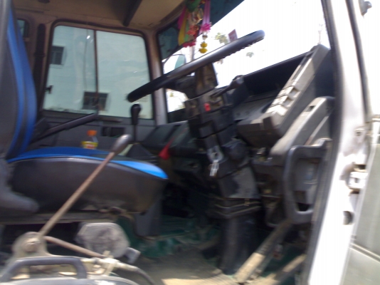 ขาย6ล้อ ISUZU ดั๊ม เครื่อง195 แรง กะบะปิเนียม สวยมากๆ ลงราคาผิดคับ ขาย750000คับ