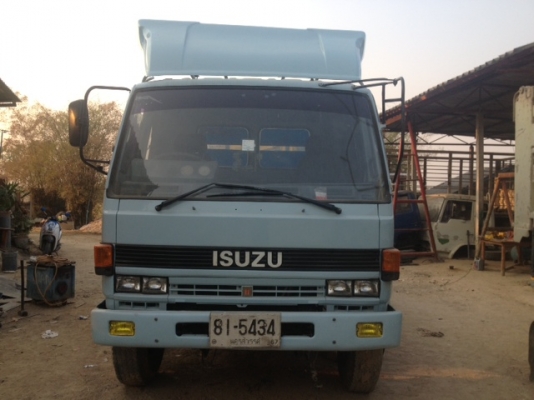 รถบรรทุก 6 ล้อ ช่วงยาว ยี่ห้อ ISUZU รุ่น FRR 175 แรงม้า
