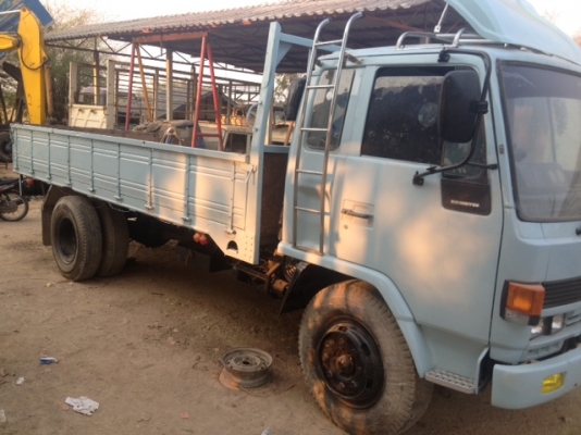 รถบรรทุก 6 ล้อ ช่วงยาว ยี่ห้อ ISUZU รุ่น FRR 175 แรงม้า