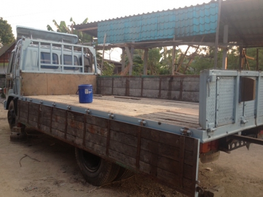 รถบรรทุก 6 ล้อ ช่วงยาว ยี่ห้อ ISUZU รุ่น FRR 175 แรงม้า