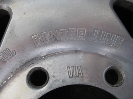 ขายแม็คนอก center line u.s.a ขอบ 16 กว้าง 9 นิ้ว ถอดได้ 3 ชิ้น เนื้ออลูมิเนียม