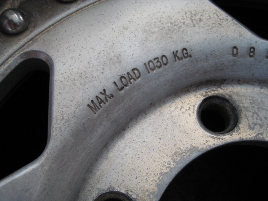 ขายแม็คนอก center line u.s.a ขอบ 16 กว้าง 9 นิ้ว ถอดได้ 3 ชิ้น เนื้ออลูมิเนียม