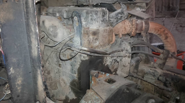 **950,000 บ.ต่อรอง*ขาย10ล้อ2เพลาหัวคัสซี NISSAN UD CWM430M อดีตรถโม่ปูน เครื่องเดิมเกียร์เดิม PE6 260HP เครื่องดีแน่นไม่เยิ้ม ช่วงล่างคัสซีดี หัวเก๋งดีมีสีกระเทาะบ้างภายในคอนโซลครบ เบรคทริฟฟี่ ยางดี6เส้นพอใช้4เส้น พร้อมเก็บงานให้ คัสซีกับหัวเก๋ง เอกสารครบ