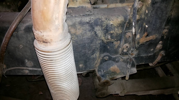 **950,000 บ.ต่อรอง*ขาย10ล้อ2เพลาหัวคัสซี NISSAN UD CWM430M อดีตรถโม่ปูน เครื่องเดิมเกียร์เดิม PE6 260HP เครื่องดีแน่นไม่เยิ้ม ช่วงล่างคัสซีดี หัวเก๋งดีมีสีกระเทาะบ้างภายในคอนโซลครบ เบรคทริฟฟี่ ยางดี6เส้นพอใช้4เส้น พร้อมเก็บงานให้ คัสซีกับหัวเก๋ง เอกสารครบ