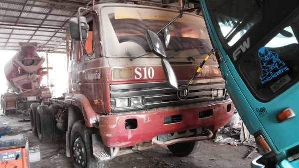 **950,000 บ.ต่อรอง*ขาย10ล้อ2เพลาหัวคัสซี NISSAN UD CWM430M อดีตรถโม่ปูน เครื่องเดิมเกียร์เดิม PE6 260HP เครื่องดีแน่นไม่เยิ้ม ช่วงล่างคัสซีดี หัวเก๋งดีมีสีกระเทาะบ้างภายในคอนโซลครบ เบรคทริฟฟี่ ยางดี6เส้นพอใช้4เส้น พร้อมเก็บงานให้ คัสซีกับหัวเก๋ง เอกสารครบ