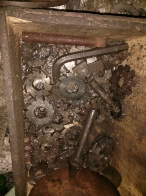 ขายครับขายเครื่องกัดเพลานอน (มีดกัดเดียว)ยี่ห้อ victoria ผลิตในประเทศอังกฤษ นำเข้าโดย บ.ว่องไววิทย์ เบอร์ 2