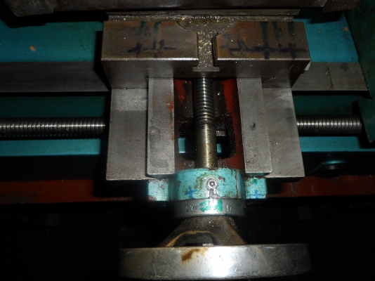 ขายครับขายเครื่องกลึง และเครื่องมิลลิ่งตั่งโต๊ะ สวิงผ่านรางได้ถึง 40 cm. กลึงเพลายันศูนย์ได้ประมาณ 40 cm. รูผ่านคอ 20 มม. มีชุดเจาะติดตั่งอยู่ที่หัวแท่นด้วย มอเตอร์ขนาด 1/2 HP ไฟ 220V สภาพสวย พร้อมใช้ 25000 บาท 0814583376 ช่างเอก มีบริการจัดส่งทั่วประเทศ