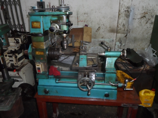 ขายครับขายเครื่องกลึง และเครื่องมิลลิ่งตั่งโต๊ะ สวิงผ่านรางได้ถึง 40 cm. กลึงเพลายันศูนย์ได้ประมาณ 40 cm. รูผ่านคอ 20 มม. มีชุดเจาะติดตั่งอยู่ที่หัวแท่นด้วย มอเตอร์ขนาด 1/2 HP ไฟ 220V สภาพสวย พร้อมใช้ 25000 บาท 0814583376 ช่างเอก มีบริการจัดส่งทั่วประเทศ