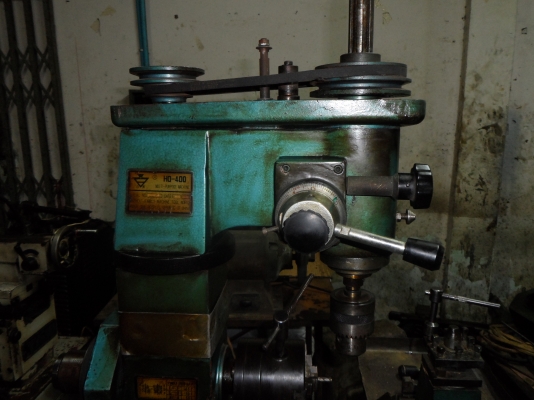 ขายครับขายเครื่องกลึง และเครื่องมิลลิ่งตั่งโต๊ะ สวิงผ่านรางได้ถึง 40 cm. กลึงเพลายันศูนย์ได้ประมาณ 40 cm. รูผ่านคอ 20 มม. มีชุดเจาะติดตั่งอยู่ที่หัวแท่นด้วย มอเตอร์ขนาด 1/2 HP ไฟ 220V สภาพสวย พร้อมใช้ 25000 บาท 0814583376 ช่างเอก มีบริการจัดส่งทั่วประเทศ