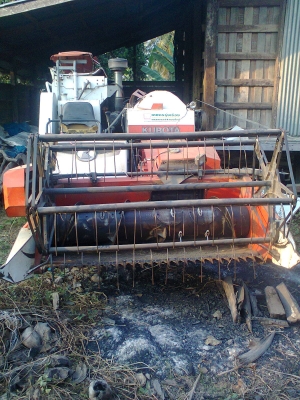 ขายรถเกี่ยว คูโบต้า DC 60 สภาพพร้อมใช้งาน ซ่อมนิดหน่อย