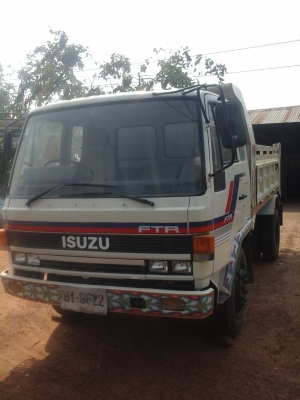 ขาย อีซูซุ ล็อคกี้ 165 ยาง 9 รถพร้อมใช้งาน ทะเบียนแจ้งจอด เครื่องดี คัซซีสวย ราคาต่อรองได้ครับ