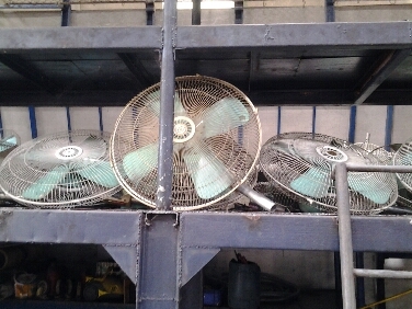 ขายพัดลมโรงงาน28นิ้วตามสภาพถูกๆจำนวน60ตัวขาย950-1100สนใจ0853647170