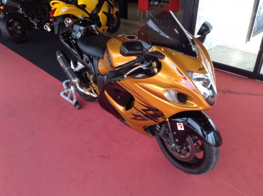 ธารนนทบุรี//ขาย suzuki hayabuza ปี2009 สวยๆของแต่งพอมี ราคา390,000บาท อินวอยท์+ส.พ.มแท้