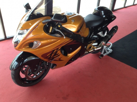 ธารนนทบุรี//ขาย suzuki hayabuza ปี2009 สวยๆของแต่งพอมี ราคา390,000บาท อินวอยท์+ส.พ.มแท้