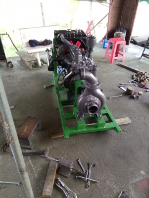 ขายเครื่องปั้มน้ำขนาด 4 นิ้วพร้อมใช้งาน ราคา75000 บาทเท่านั้น