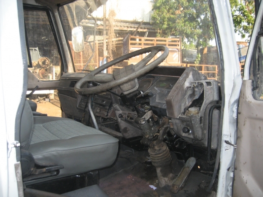 ดั้มท์ ฟูโซ่  195 แรง  2 เพลา