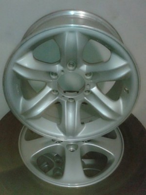 แม็กซ์อีซุซุ16แท้(ลายเล็บเหยียว)สภาพเดิมๆไม่มีเบียดไม่มีซ่อม