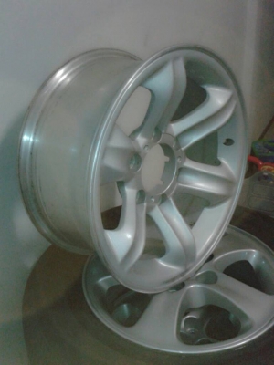 แม็กซ์อีซุซุ16แท้(ลายเล็บเหยียว)สภาพเดิมๆไม่มีเบียดไม่มีซ่อม