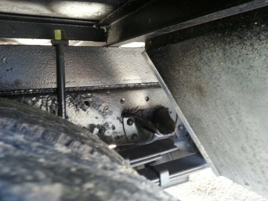 รถอีซูซุ 6 ล้อ ตู้เย็น NKR 100 แรงม้า. ปี 48 สนใจติดต่อ 081 - 6079515 รถอีซูซุ 6 ล้อ ตู้เย็น NKR 100 แรงม้า. ปี 48 สนใจติดต่อ 081 - 6079515