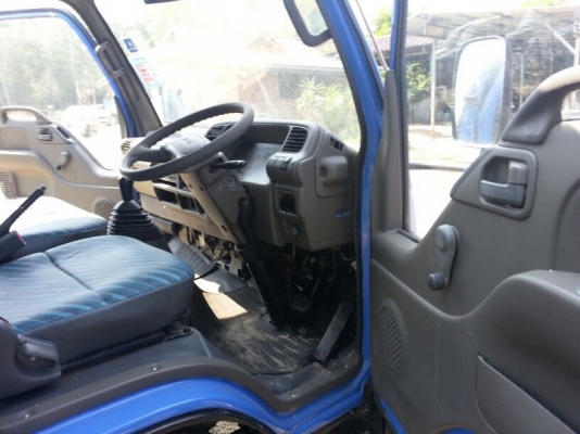 รถอีซูซุ 6 ล้อ ตู้เย็น NKR 100 แรงม้า. ปี 48 สนใจติดต่อ 081 - 6079515 รถอีซูซุ 6 ล้อ ตู้เย็น NKR 100 แรงม้า. ปี 48 สนใจติดต่อ 081 - 6079515