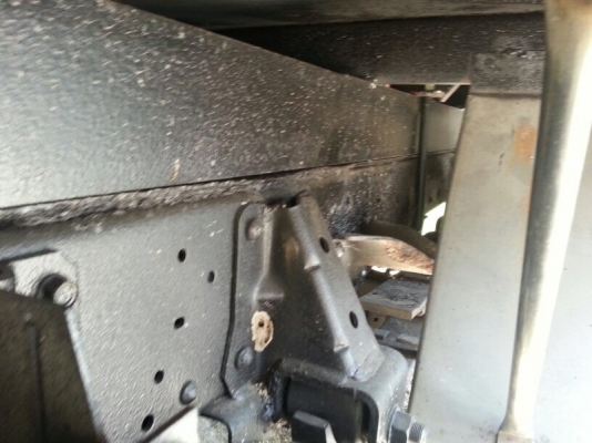 รถอีซูซุ 6 ล้อ ตู้เย็น NKR 100 แรงม้า. ปี 48 สนใจติดต่อ 081 - 6079515 รถอีซูซุ 6 ล้อ ตู้เย็น NKR 100 แรงม้า. ปี 48 สนใจติดต่อ 081 - 6079515