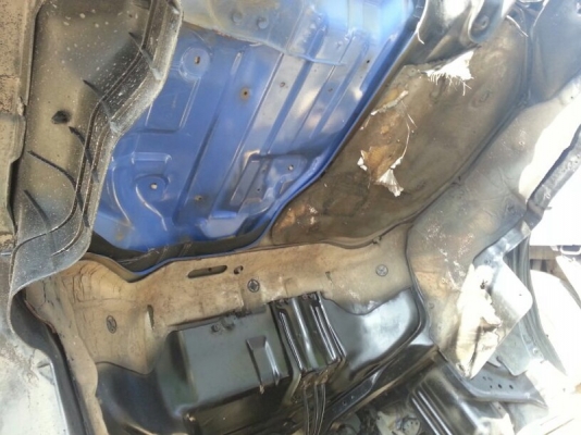 รถอีซูซุ 6 ล้อ ตู้เย็น NKR 100 แรงม้า. ปี 48 สนใจติดต่อ 081 - 6079515 รถอีซูซุ 6 ล้อ ตู้เย็น NKR 100 แรงม้า. ปี 48 สนใจติดต่อ 081 - 6079515