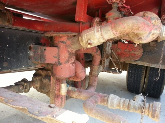 รถอีซูซุ 6 ล้อ บรรทุกน้ำมัน เปลื่ยนเครื่อง 110 แรงม้า. สนใจติดต่อ 081 - 6079515 รถอีซูซุ 6 ล้อ บรรทุกน้ำมัน เปลื่ยนเครื่อง 110 แรงม้า. สนใจติดต่อ 081 - 6079515