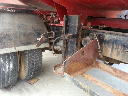 รถอีซูซุ 6 ล้อ บรรทุกน้ำมัน เปลื่ยนเครื่อง 110 แรงม้า. สนใจติดต่อ 081 - 6079515 รถอีซูซุ 6 ล้อ บรรทุกน้ำมัน เปลื่ยนเครื่อง 110 แรงม้า. สนใจติดต่อ 081 - 6079515