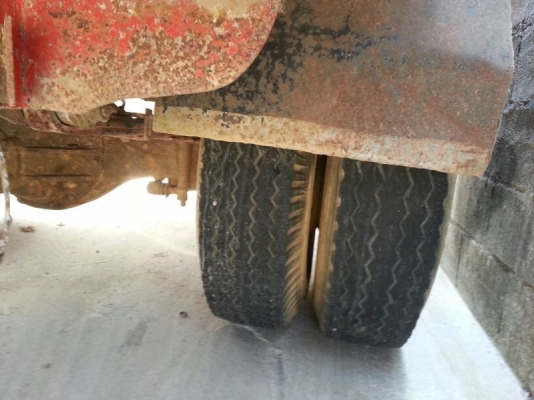 รถอีซูซุ 6 ล้อ บรรทุกน้ำมัน เปลื่ยนเครื่อง 110 แรงม้า. สนใจติดต่อ 081 - 6079515 รถอีซูซุ 6 ล้อ บรรทุกน้ำมัน เปลื่ยนเครื่อง 110 แรงม้า. สนใจติดต่อ 081 - 6079515