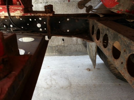 รถอีซูซุ 6 ล้อ บรรทุกน้ำมัน เปลื่ยนเครื่อง 110 แรงม้า. สนใจติดต่อ 081 - 6079515 รถอีซูซุ 6 ล้อ บรรทุกน้ำมัน เปลื่ยนเครื่อง 110 แรงม้า. สนใจติดต่อ 081 - 6079515