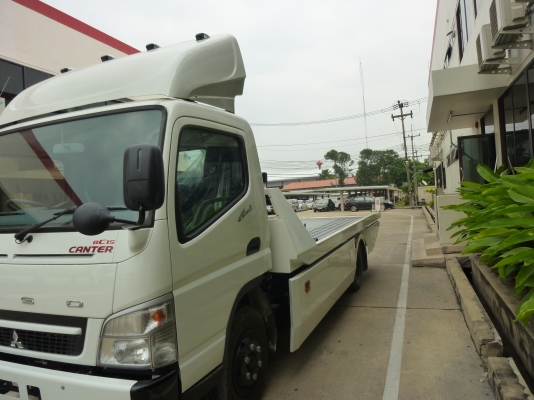 ขายรถบรรทุกหกล้อขนาดกลางFuso