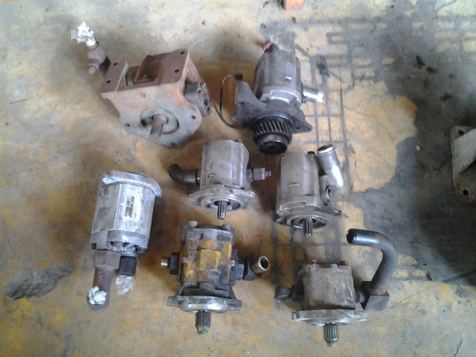 ขาย ปั๊มไฮโดลิค 3 - 5 ตัน ลูกละ 2,500 บาท